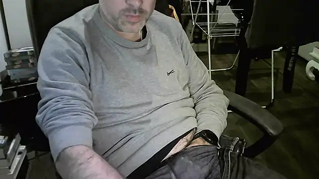 Chrisprngr online show from November 19, 6:52 pm