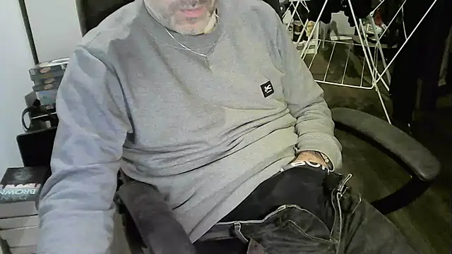 Chrisprngr online show from January 12, 9:41 pm