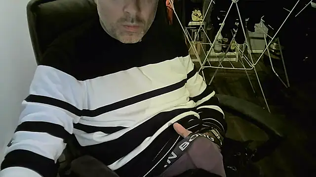 Chrisprngr online show from February 26, 10:32 pm