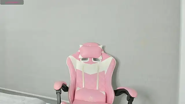 kendal hot01 online show from November 20, 12:06 pm