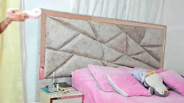 Snapshot of kendal_hot01 chatting on September 29, 9:20 pm kendal hot01 online show from September 29, 9:20 pm