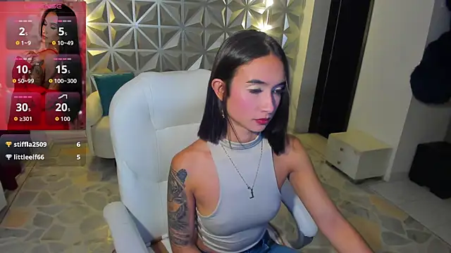 Snapshot of hellen_tease chatting on July 6, 12:56 pm hellen tease online show from July 6, 12:56 pm