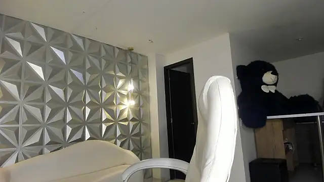 hellen tease online show from February 28, 2:17 pm