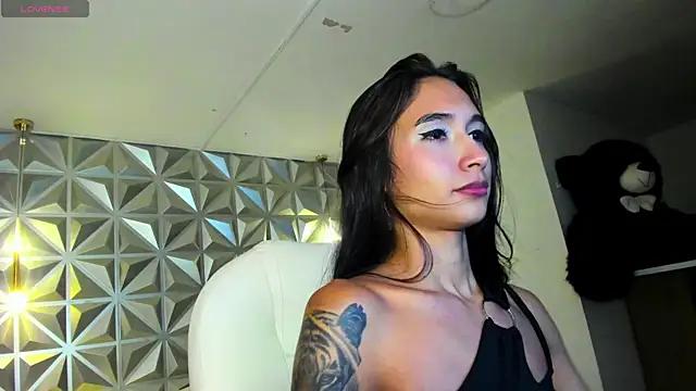 hellen tease online show from May 4, 7:39 pm
