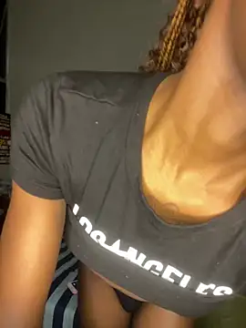 Trans fairy online show from March 4, 9:22 pm