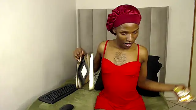 Trans fairy online show from November 21, 6:40 pm