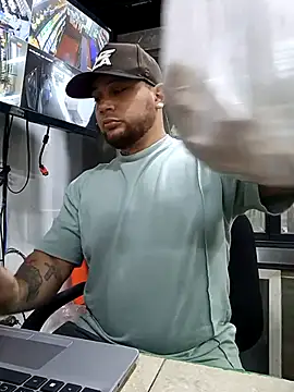 Catire10  online show from November 23, 1:21 pm