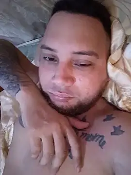 Snapshot of Catire10_ chatting on February 4, 8:15 pm Catire10 online show from February 4, 8:15 pm