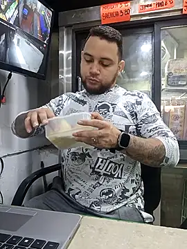 Snapshot of Catire10_ chatting on December 17, 1:38 pm Catire10 online show from December 17, 1:38 pm