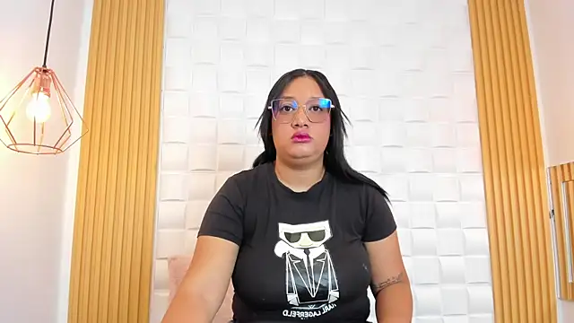 Snapshot of AriaBelle chatting on April 23, 11:16 am AriaBelle online show from April 23, 11:16 am