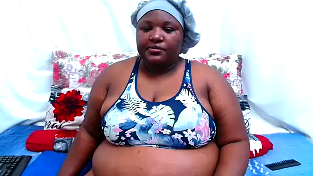 Snapshot of ChubbyBoobsxxx chatting on November 19, 6:13 am ChubbyBoobsxxx online show from November 19, 6:13 am