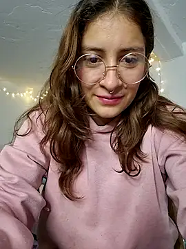 aytanna torrez online show from December 3, 12:37 pm