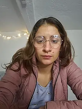 aytanna torrez online show from December 4, 12:59 pm