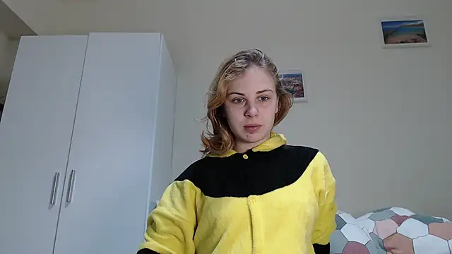 Alismoona online show from February 25, 11:43 am