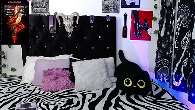 mayaREDdoll online show from November 25, 6:47 am