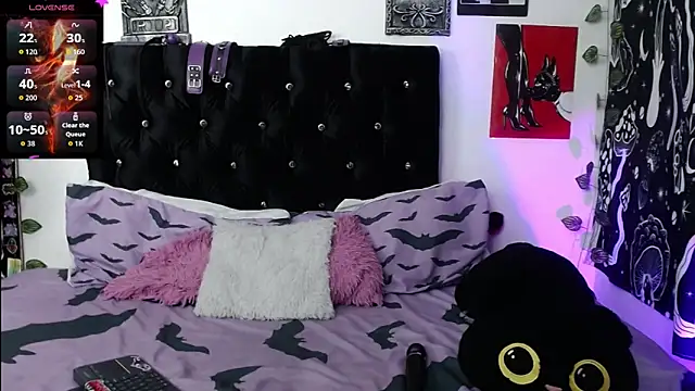 Snapshot of mayaREDdoll chatting on November 14, 9:51 pm mayaREDdoll online show from November 14, 9:51 pm