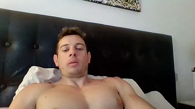 luca23millo90 online show from September 12, 2:44 am