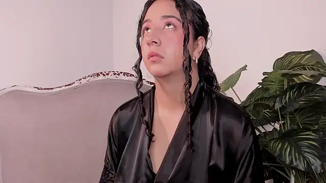 BellaSwwan online show from November 14, 1:37 pm