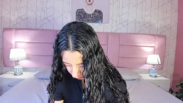 BellaSwwan online show from December 17, 1:27 pm