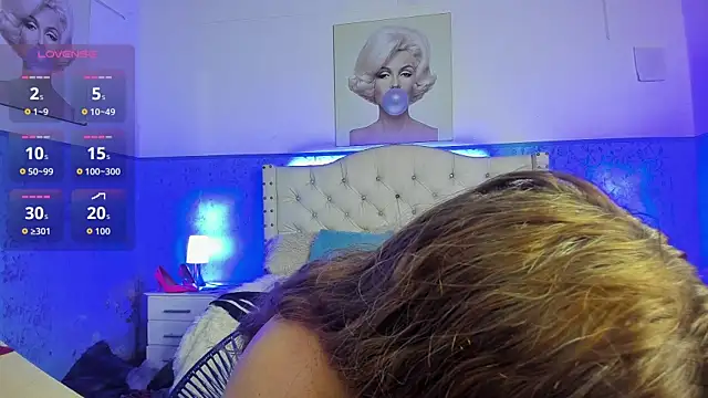 Snapshot of aliceemature4u chatting on November 17, 12:47 am aliceemature4u online show from November 17, 12:47 am