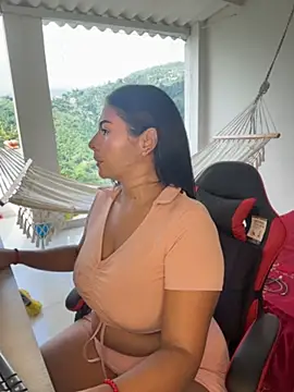 samanthahut1 online show from May 6, 7:29 pm
