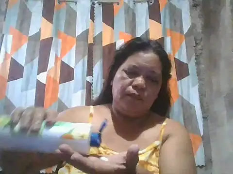 Snapshot of xxbernxxx chatting on June 9, 2:01 am xxbernxxx online show from June 9, 2:01 am