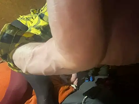 Salon1986 online show from February 13, 8:42 pm