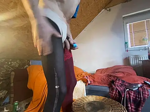 Salon1986 online show from February 14, 12:49 pm