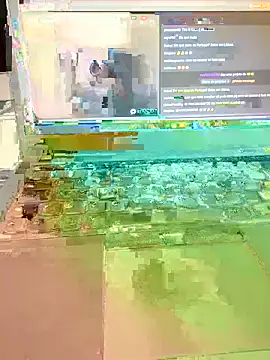 Snapshot of XUCRUTES42 chatting on June 10, 12:12 am XUCRUTES42 online show from June 10, 12:12 am