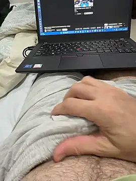 Snapshot of XUCRUTES42 chatting on June 3, 2:34 am XUCRUTES42 online show from June 3, 2:34 am