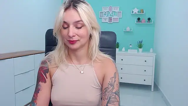 Snapshot of LilFleurish chatting on October 23, 4:22 am LilFleurish online show from October 23, 4:22 am