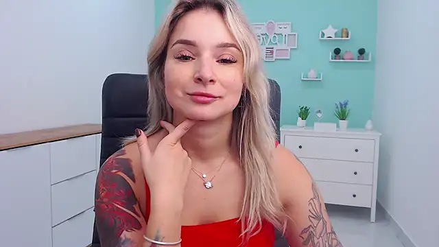 Snapshot of LilFleurish chatting on November 11, 5:24 am LilFleurish online show from November 11, 5:24 am