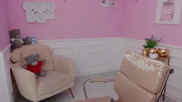 Snapshot of LilFleurish chatting on November 5, 5:21 am LilFleurish online show from November 5, 5:21 am