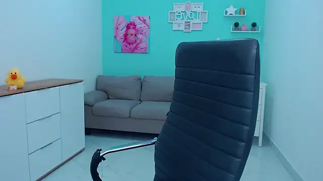 Snapshot of LilFleurish chatting on December 14, 5:35 am LilFleurish online show from December 14, 5:35 am