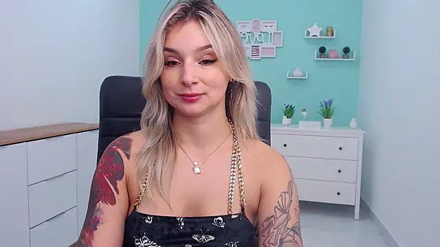 Snapshot of LilFleurish chatting on November 7, 5:34 am LilFleurish online show from November 7, 5:34 am