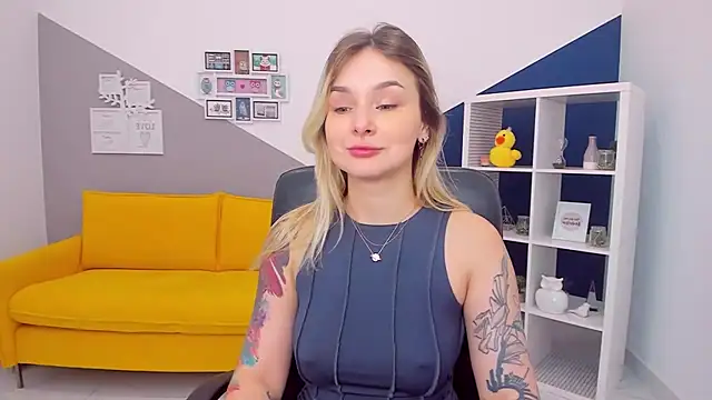 LilFleurish online show from March 10, 5:33 am