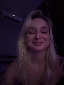 Snapshot of LilFleurish chatting on October 21, 7:35 pm LilFleurish online show from October 21, 7:35 pm