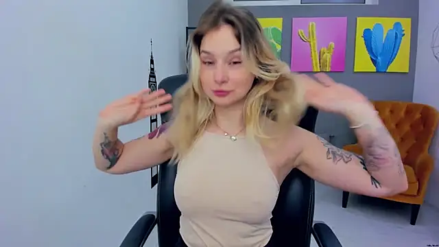 LilFleurish online show from April 13, 4:27 am