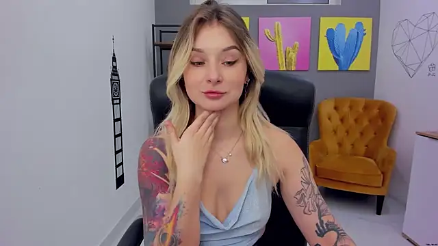 LilFleurish online show from March 30, 4:25 am