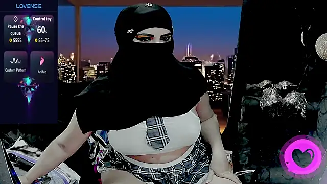 SultanaLayla online show from November 12, 8:01 pm