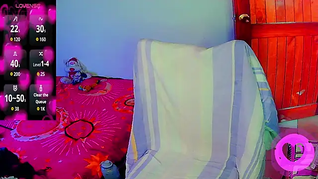 SultanaLayla online show from March 6, 8:15 pm