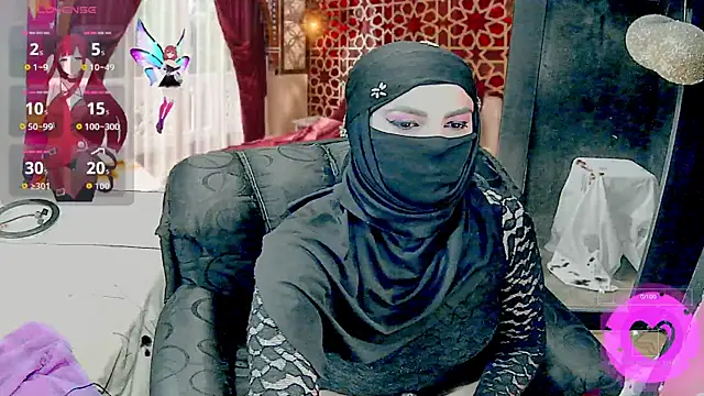 Snapshot of SultanaLayla chatting on September 13, 8:31 pm SultanaLayla online show from September 13, 8:31 pm