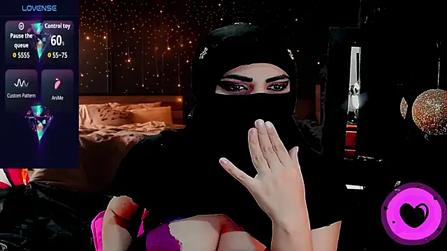 SultanaLayla online show from November 20, 8:20 pm