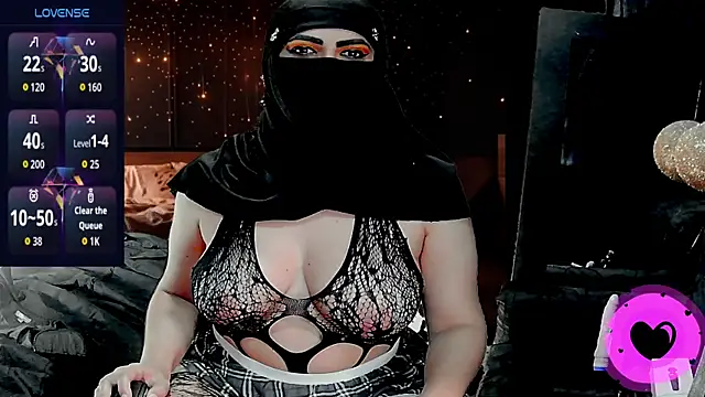 SultanaLayla online show from December 3, 7:35 pm