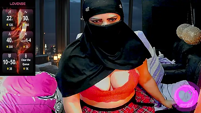 SultanaLayla online show from February 7, 6:49 pm