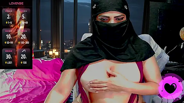 SultanaLayla online show from February 9, 8:07 pm