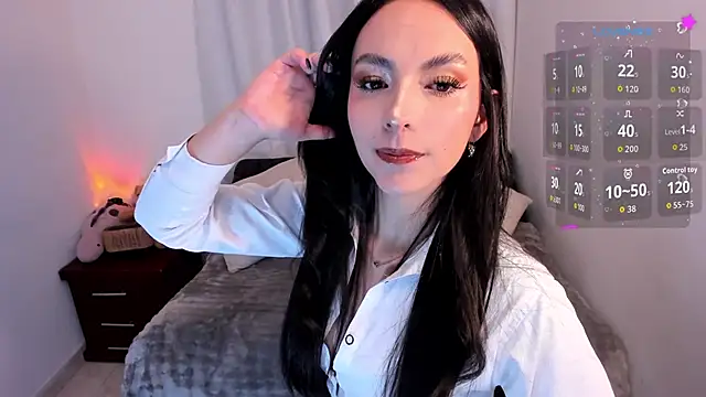 sarah saenz  online show from April 11, 6:43 am