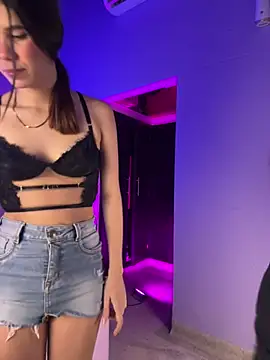 Snapshot of alejandrodolls chatting on February 13, 7:58 pm alejandrodolls online show from February 13, 7:58 pm