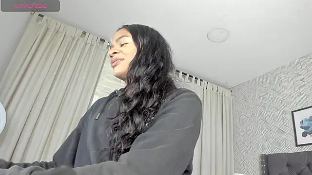 sweet  vanessa1 online show from December 2, 3:52 am