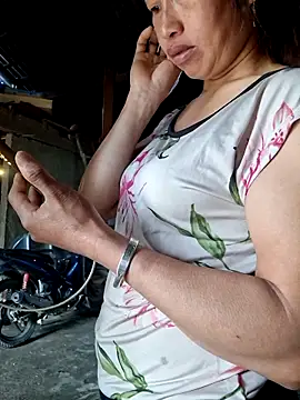 ngocngoc cute online show from April 22, 11:44 pm